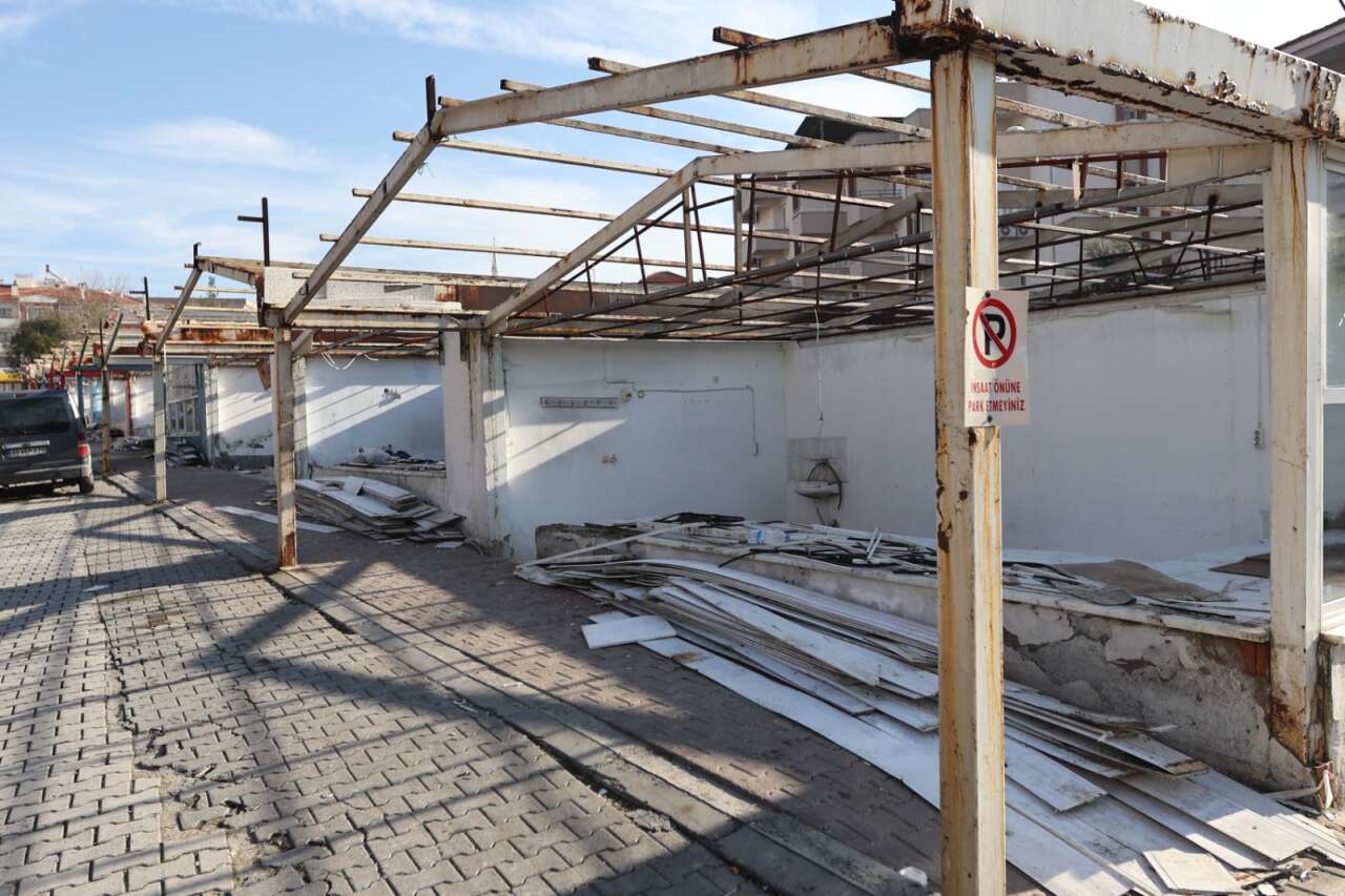 Yatağan Pazaryeri Yenileniyor: Modern ve Konforlu Bir Alan Oluşturuluyor 3